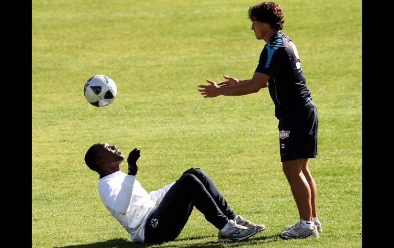 Waler Ayovi de Rayados Monterrey entrenando. MEXSPORT  /