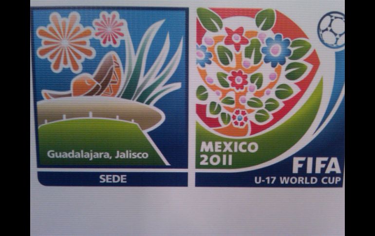 El logo de la sede de Guadalajara (izq.) se presentó en el Estadio Omnilife. R.VELÁZQUEZ  /