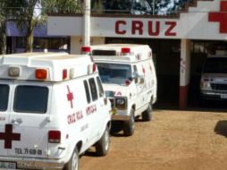 Una de las víctimas fue trasladado  por la Cruz Roja a un hospital de la localidad. ARCHIVO  /