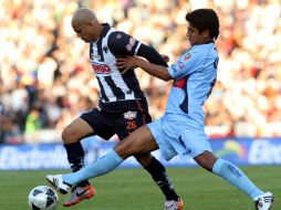 El chileno Humberto Suazo vuelve a demostrar que es la figura central de Monterrey. MEXSPORT  /