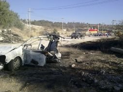 El coche-bomba explotó mientras los policías trataban de abrirlo. REUTERS  /