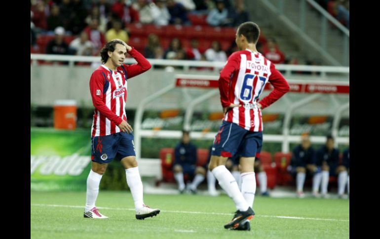 Omar Arellano lamenta fallar una ocasión de gol para el Guadalajara. E. PACHECO  /