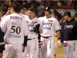 Los jugadores de los Yaquis celebrando su ventaja. ESPECIAL  /