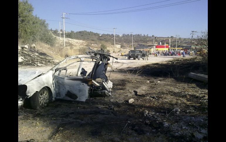 El coche-bomba explotó mientras los policías trataban de abrirlo. REUTERS  /