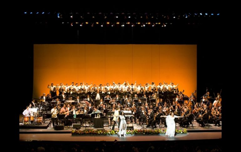 La Orquesta interpretó la Suite de 'El lago de los cisnes'.  ESPECIAL  /