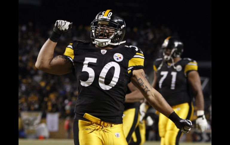 Larry Fold, de los Acereros, festeja una de las anotaciones que llevan a Pittsburgh al Super Bowl. EFE  /