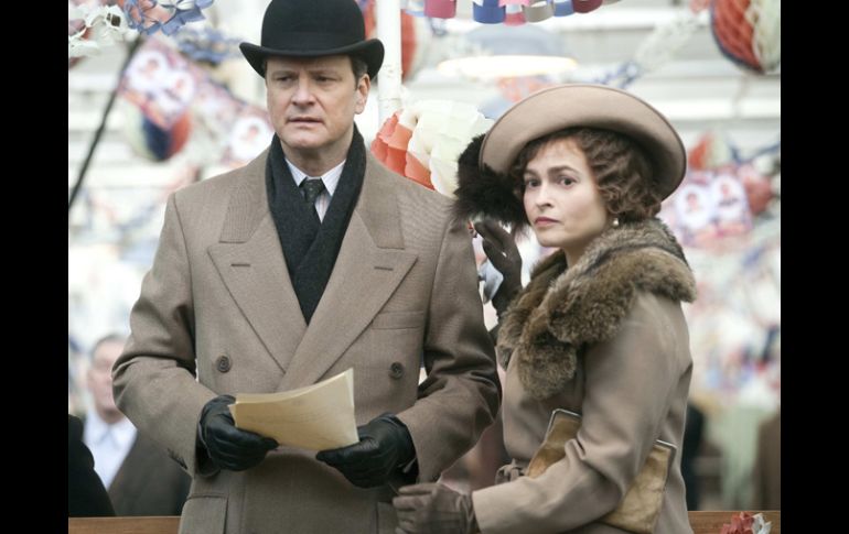 Colin Firth y Helena Bohman Carter, protagonistas de la película El discurso del rey. AP  /