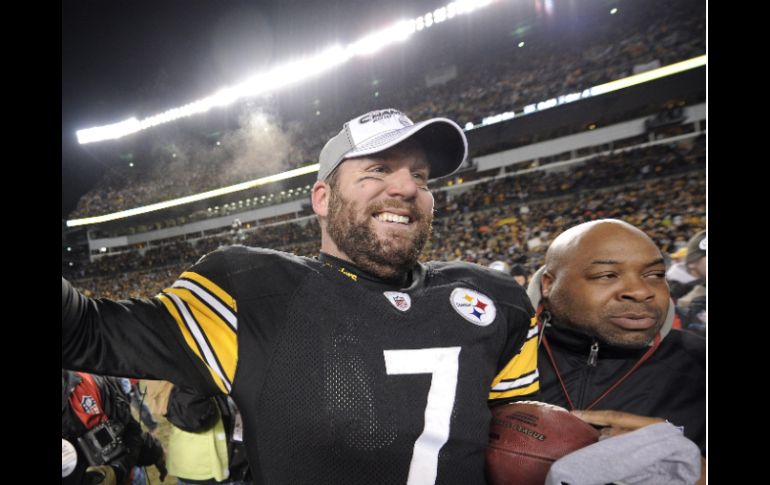 Roethlisberger celebra la victoria de los Acereros a los Jets, en la final de la conferencia americana. AP  /