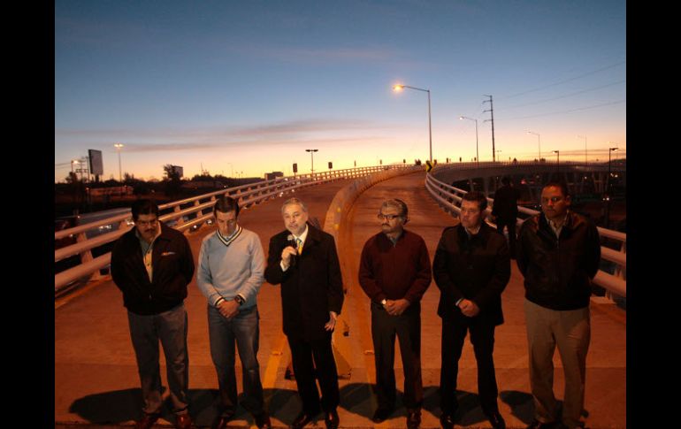 La inauguración de las obras de ingreso y salida al fraccionamiento Revolución se efectuó ayer. A. GARCÍA  /