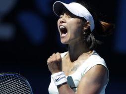 La tenista china celebra su pase a la final del Abierto de Australia. AP  /