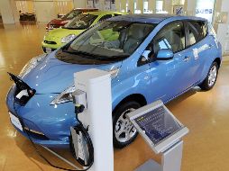 Vehículo eléctrico de Nissan en sala de exposición en la planta Oppama en Yokosuka. AFP  /