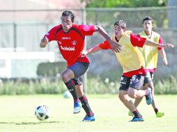 •Carlo Costly (izq.) confía en debutar este sábado ante América. E. PACHECO  /