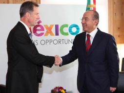 El presidente, Felipe Calderón Hinojosa, se reunió con el presidente ejecutivo de Magna International Company, Don J. Walker. NTX  /