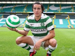 Efraín Juárez fue presentado con el Celtic apenas en julio de 2010. AP  /