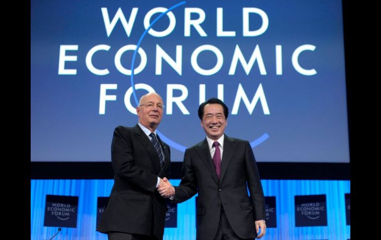 41º Foro Económico de Davos: El primer ministro japonés Naoto Kan (d) y el fundador del Forod de Davos, Klaus Schwab (i). EFE  /