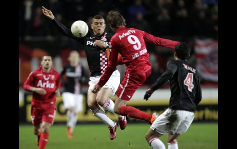 Foto de archivo del jugador del FC Twente Nacer Chadli en el duelo ante el PSV en la Copa de Holanda. EFE  /