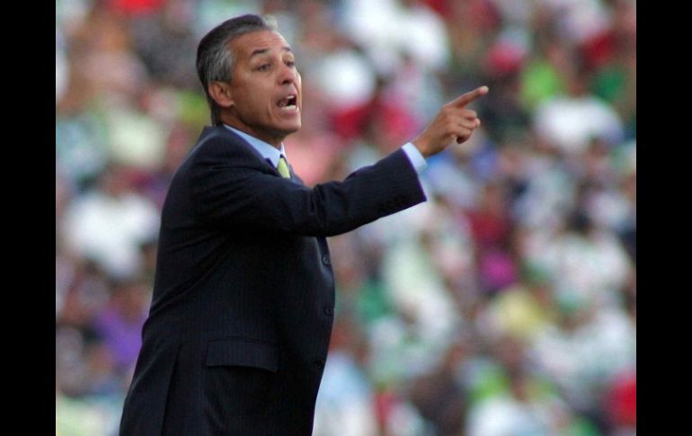 Sergio Bueno cuando dirigía al conjunto de Santos Laguna. MEXSPORT  /