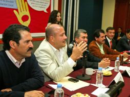 Al foro celebrado ayer en el Congreso asistieron los alcaldes Enrique Alfaro. E. BARRERA  /