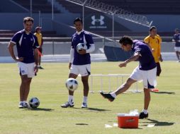 Los emplumados realizan una sesión de entrenamientos. A. CAMACHO  /