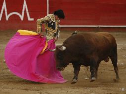 El torero francés Sebastián Castella (foto) tendrá un mano a mano con dos mexicanos y un español. M. FREYRÍA  /