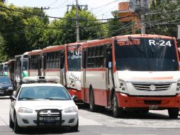 SyT pide a los usuarios de la ruta 24 que eviten abordar las 11 unidades que no tienen autorización. M. FREYRIA  /