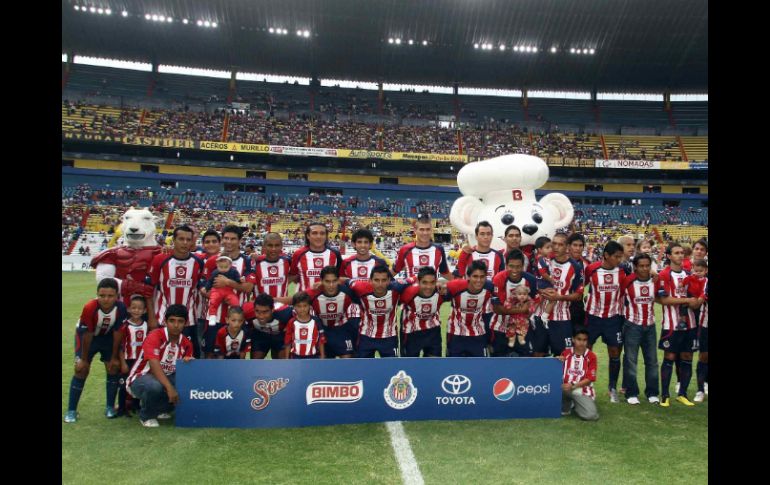 El equipo se tomó esta foto antes de jugar su último partido de local en el Jalisco, el 24 de julio de 2010 ante Puebla. MEXSPORT  /