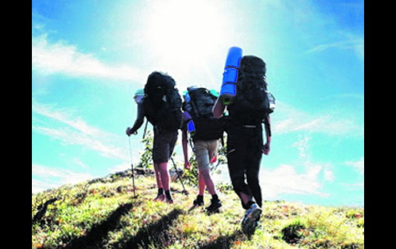 Los paseos de los jóvenes deberían encaminarse a conocer las maravillas de sus destinos.ESPECIAL  /