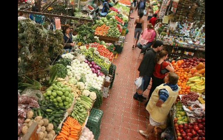 El Centro de Comercio Detallista apuesta por la llamada reactivación de los mercados municipales. ARCHIVO  /