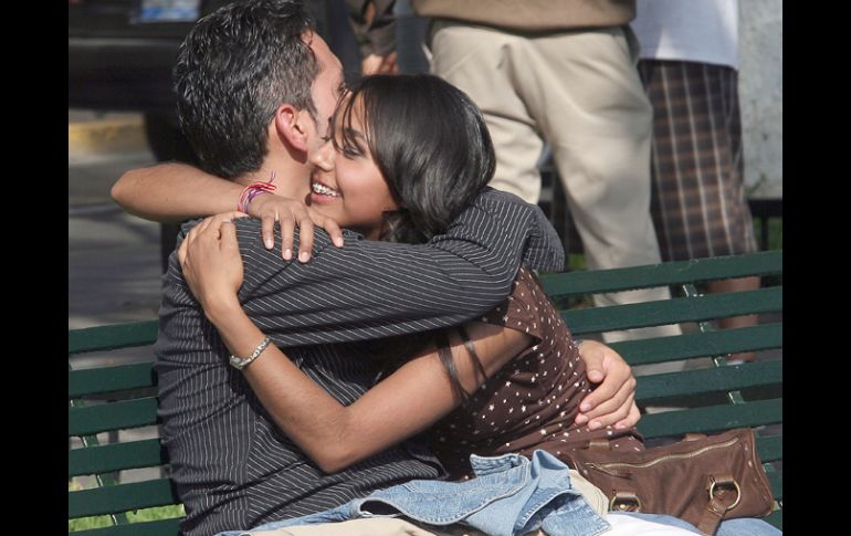 Ambos géneros son mucho más proclives a quedarse con la pareja. EL INFORMADOR ARCHIVO  /