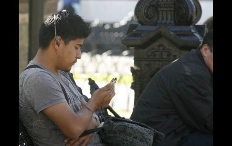 Antonio Nakamura señala que las redes sociales puede generar inequidades en la contienda electoral de 2012. M. FREYRÍA  /