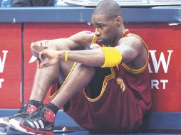 Antawn Jamison luce desolado tras la derrota ante Dallas. AP  /