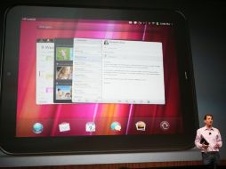 Jon Rubinstein, responsable ahora del desarrollo de WebOS, presenta la TouchPad en San Francisco. AFP  /