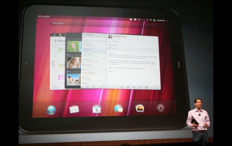 Jon Rubinstein, responsable ahora del desarrollo de WebOS, presenta la TouchPad en San Francisco. AFP  /