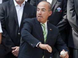 Felipe Calderón recibió a los jugadores del equipo Yaquis Obregón, campeones de la Serie del Caribe de béisbol. AFP  /