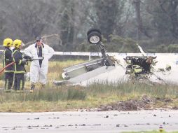 El avión de pasajeros con 12 personas a bordo cayó y se incendió cuando intentaba aterrizar. EFE  /