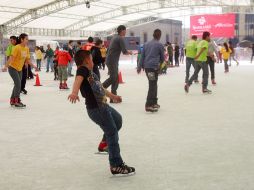 La pista de hielo es una de la novedades de la Feria de la Fundación de Guadalajara. A. GARCÍA  /