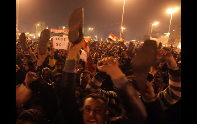 El 1 de febrero, cientos de miles de manifestantes pidieron en la plaza Tahrir la salida de Mubarak. AFP  /