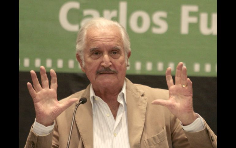 Carlos Fuentes señaló que el programa Año de México en Francia tiene que seguir adelante. ARCHIVO  /