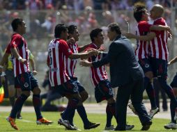 El único punto conseguido por los equipos jalisicienses fue el que Chivas se llevó por su empate ante Pumas. MEXSPORT  /