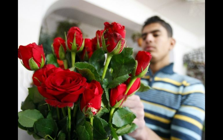 Quien celebra esta fiesta de amor corre el riesgo de ser detenido e interrogado. AFP  /