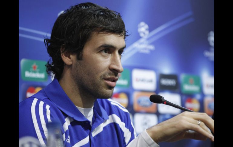 Raúl González Blanco, delantero del Schalke 04, durante la conferencia de hoy, en Valencia, España. REUTERS  /