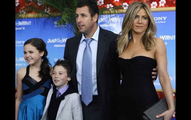 Escena de la película Una esposa de mentira, protagonizada por Jennifer Aniston y Adam Sandler. REUTERS  /