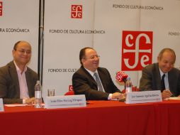 Sergio Sarmiento, José Antonio Aguilar y Héctor Aguilar Camín, durante la presentacion del libro. NTX  /