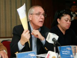 El coordinador de la fracción del PAN en Zapopan, Guillermo Martínez Mora durante la rueda de prensa. A. GARCÍA  /