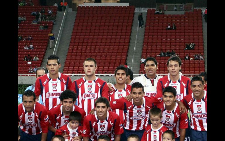 El estadio Omnilife lucía prácticamente vacío en el encuentro entre Chivas y Red Bulls. MEXSPORT  /