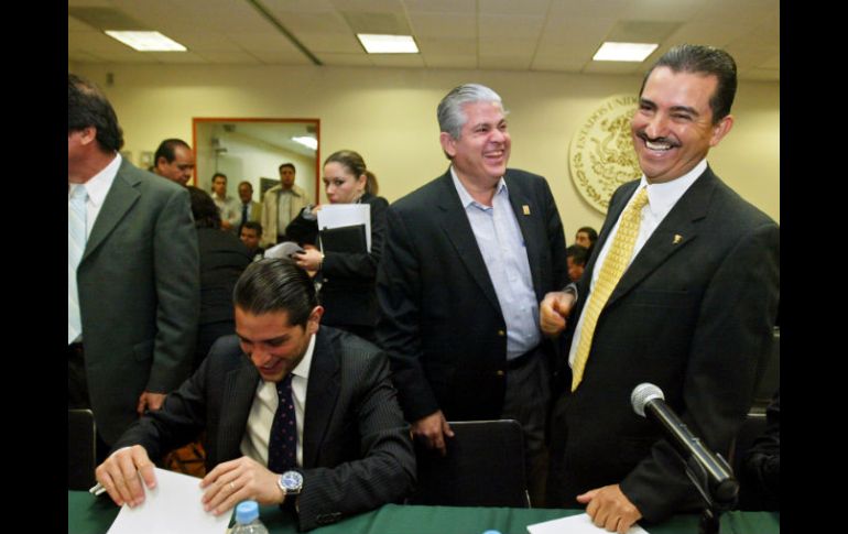 Martín Mendoza López acudió a comparecer ante los diputados por la glosa del Cuarto Informe de Gobierno. E. BARRERA  /