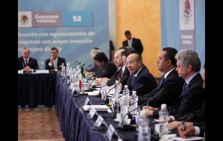 Felipe Calderón encabeza la reunión con 58 representantes de las compañías extranjeras que invierten en México. EL UNIVERSAL  /