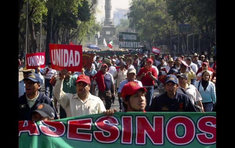 Los manifestantes se manifestaron a las afueras de las oficinas del Grupo México. EL UNIVERSAL  /