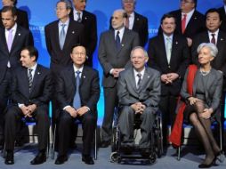 Ernesto Cordero con demás ministros de finanzas en la  cumbre del G20 en Francia. AFP  /