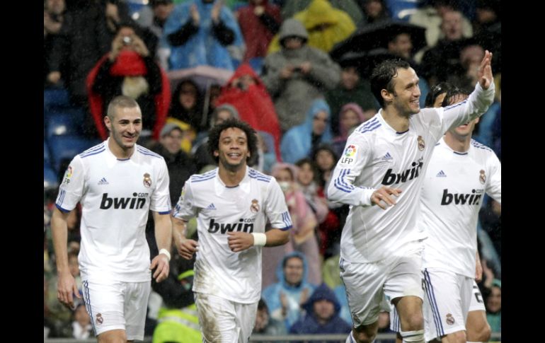 Ricardo Carvalho celebra el gol que anotó ayer ante el Levante. EFE  /